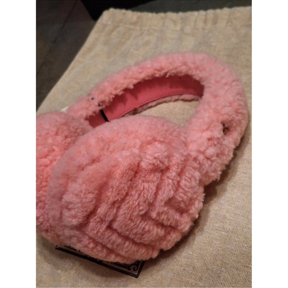 Gucci beige Fuzzy Ear Muffs - Picture 6 of 9